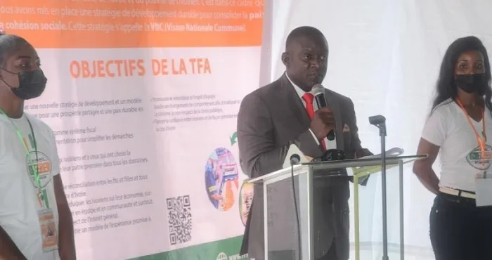 cote-d-ivoire-les-actions-de-developpement-economique-de-felix-houphouet-boigny-celebrees