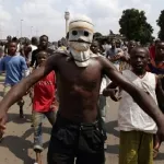 yopougon-des-microbes-attaquent-des-deguerpis-du-banco-nord-extension-les-forces-de-l-ordre-sur-les-lieux