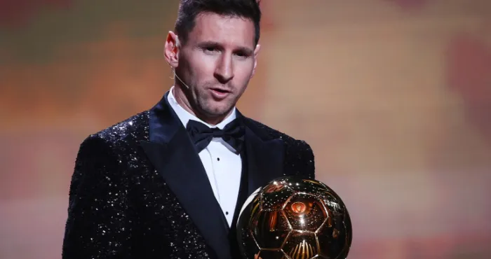 football-apres-sa-distinction-le-molare-dit-ses-verites-sur-le-ballon-d-or-de-messi