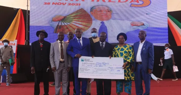 cote-d-ivoire-5e-edition-du-prix-ikeda-paul-akoto-yao-designe-laureat-pour-ses-actions-dans-l-education