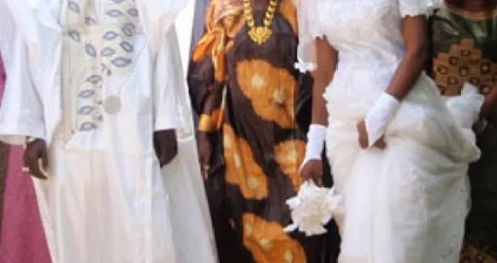 hire-une-femme-meurt-en-plein-mariage-de-sa-fille-on-evite-d-informer-les-deux-maries