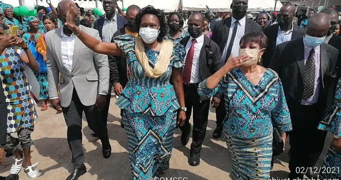 cote-d-ivoire-les-anciennes-premieres-dames-simone-gbagbo-et-henriette-bedie-apercues-a-adjame-ce-qu-elles-ont-fait
