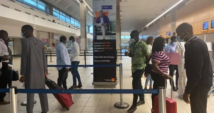 covid-19-renforcement-du-controle-sanitaire-a-l-aeroport-international-felix-houphouet-boigny-d-abidjan