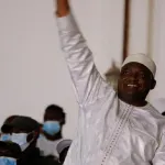 presidentielle-en-gambie-l-ancien-president-adama-barrow-reelu