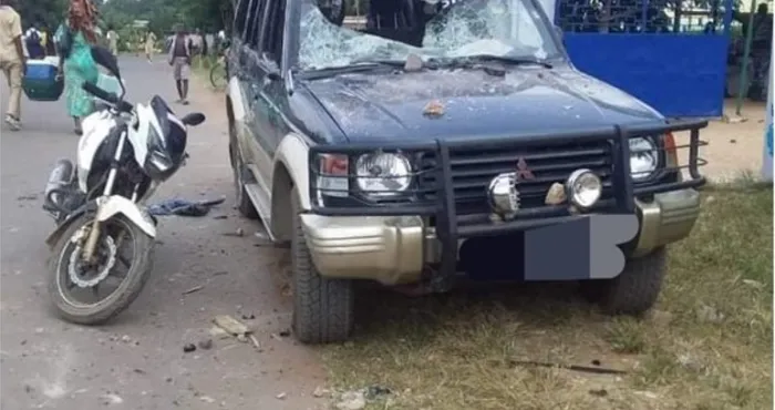 une-brigade-de-gendarmerie-pris-a-partie-par-des-eleves-la-voiture-du-commandant-endommagee