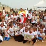 celebration-de-la-fete-de-noel-une-ong-cadeaute-plusieurs-familles-a-williamsville