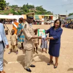 distribution-gratuite-de-kits-scolaires-la-banque-mondiale-soulage-plusieurs-familles-modestes-en-cote-d-ivoire