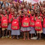 fetes-de-fin-d-annee-une-entreprise-equipe-2-bibliotheques-scolaires-mobiles-a-yopougon-et-abobo