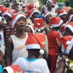 noel-a-guessiguie-agboville-un-prete-catholique-et-une-association-gatent-plus-de-200-enfants