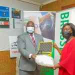 cote-d-ivoire-securite-routiere-en-fin-d-annee-l-oser-recoit-un-important-don-pour-sauver-des-vies