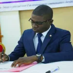 litterature-philippe-grey-invite-a-l-amour-a-travers-son-oeuvre-safaola