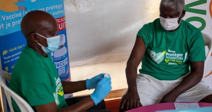 cote-d-ivoire-deploiement-de-doses-de-vaccins-covid-19-une-brasserie-soutient-le-ministere-de-la-sante