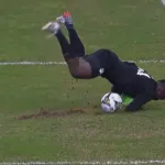 can-cameroun-2021-apres-sa-bourde-contre-la-sierra-leone-le-gardien-ivoirien-badra-ali-frappe-par-un-grand-deuil