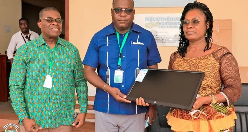 port-bouet-la-mairie-fait-don-de-materiels-de-pres-de-200-millions-de-f-cfa-aux-centres-de-sante-et-etablissements-scolaires