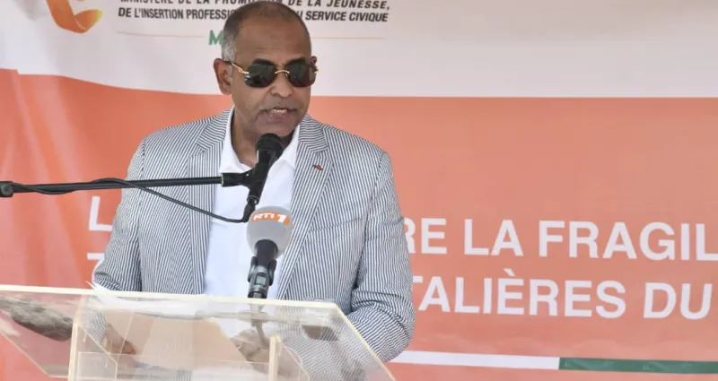 cote-d-ivoire-le-premier-ministre-patrick-achi-lance-un-plan-d-insertion-des-jeunes-dans-les-zones-sous-menaces-terroristes
