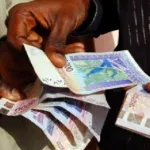 cote-d-ivoire-quand-un-policier-devient-mendiant-et-rackette-un-chauffeur-de-taxi