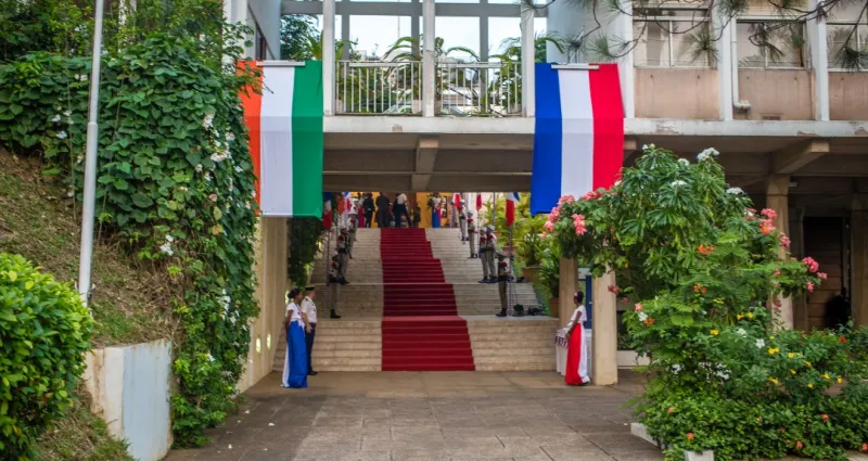 emploi-l-ambassade-de-france-en-cote-d-ivoire-recrute-tout-sur-le-poste-et-les-conditions
