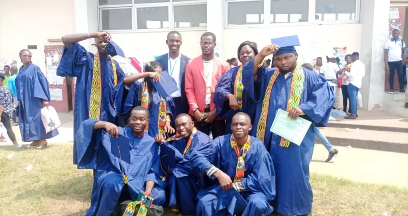 ceremonie-de-graduation-les-etudiants-des-sciences-du-langage-celebrent-l-excellence-ce-qu-il-faut-savoir-de-la-filiere