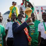 can-2021-victoire-du-senegal-macky-sall-offre-50-millions-de-fca-et-deux-terrains-a-chacun-des-joueurs