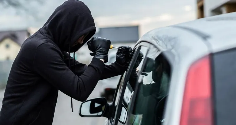 alerte-des-voleurs-pillent-des-vehicules-fermes-par-telecommande-toute-la-verite-sur-les-realisations-de-gbagbo-preparatifs-can-2023