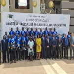 metiers-de-l-aeronautique-des-professionnels-recoivent-leur-diplome-de-fin-de-formation