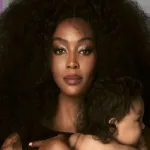 people-voici-la-photo-de-naomi-campbell-avec-sa-fille-qui-fait-jazzer-la-toile