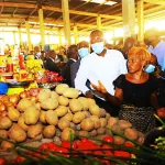 lutte-contre-la-vie-chere-des-ministres-a-l-assaut-des-marches-et-des-grandes-surfaces