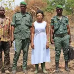 feux-de-brousse-bouake-les-sinistres-recoivent-des-dons-de-rebecca-yao