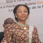 promotion-du-genre-nasseneba-toure-recoit-la-premiere-distinction-dans-l-ordre-du-merite-de-la-femme-et-de-la-famille