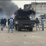 les-ferrailleurs-d-abobo-en-colere-la-police-recule