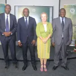 cote-d-ivoire-le-ministre-roger-adom-lance-une-etude-sur-l-universalite-d-internet