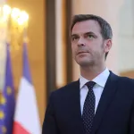 france-covid-19-le-ministre-de-la-sante-olivier-veran-invite-les-francais-a-maintenir-la-vigilance-face-au-virus