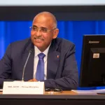 cote-d-ivoire-patrick-achi-a-la-banque-mondiale-une-branche-d-arbre-tue-une-femme-et-un-enfant