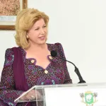 formation-au-leadership-la-premiere-dame-dominique-ouattara-echange-avec-des-jeunes-femmes-leaders-des-4-pays-de-l-union-du-fleuve-mano
