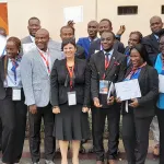 cote-d-ivoire-les-participants-a-une-formation-sur-le-protocole-et-l-etiquette-recoivent-leur-parchemin