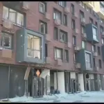 au-28e-jour-de-la-guerre-en-ukraine-un-quartier-residentiel-de-kiev-bombarde
