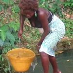 region-de-l-iffou-les-populations-du-village-de-mbahiayaokro-lasses-de-boire-l-eau-des-marigots