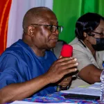 le-depute-kourouma-ibrahima-au-contact-de-la-population-de-sa-circonscription-electorale-pour-mieux-expliquer-la-loi