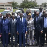enseignement-superieur-le-ministre-adama-diawara-remet-30-vehicules-a-ses-differents-services