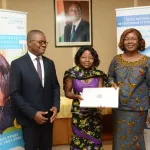 promotion-de-l-excellence-niale-kaba-offre-des-ordinateurs-aux-laureates-du-concours-d-entree-a-l-ensea