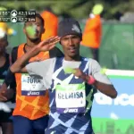 marathon-de-paris-deso-gelmisa-ethiopie-et-judith-jepturn-kenya-remportent-la-45e-edition