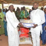 anoumaba-et-tiemelekro-niamian-raoul-fait-don-a-la-communaute-musulmane-et-a-des-demunies