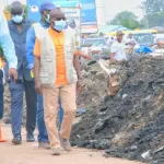 prevention-des-inondations-yopougon-nettoie-ses-caniveaux