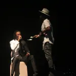 concert-ks-bloom-seduit-son-public-avec-la-touche-philharmonique-de-son-spectacle