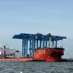 equipement-du-second-terminal-a-conteneurs-six-portiques-de-parc-achemines-au-port-d-abidjan