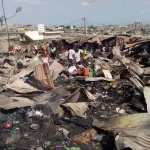 incendie-aux-ii-plateaux-une-bouteille-de-gaz-explose-et-fait-3-blesses-graves-des-baraquements-partis-en-fumee