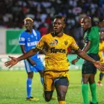 ligue-1-l-asec-mimosas-bat-lyc-fc-sassandra-2-1-et-se-fait-lapider-et-huer-apres-le-match