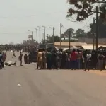 blolequin-pour-un-body-elle-accepte-de-faire-l-amour-avec-un-jeune-vendeur-dans-un-magasin-de-vetements-feminins