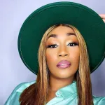 porta-potty-emma-lohoues-gifle-ses-detracteurs-avec-une-conference-sur-entrepreneuriat-feminin