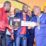 elephant-zouglou-d-or-le-groupe-les-patrons-rafle-4-prix-et-garde-la-palme